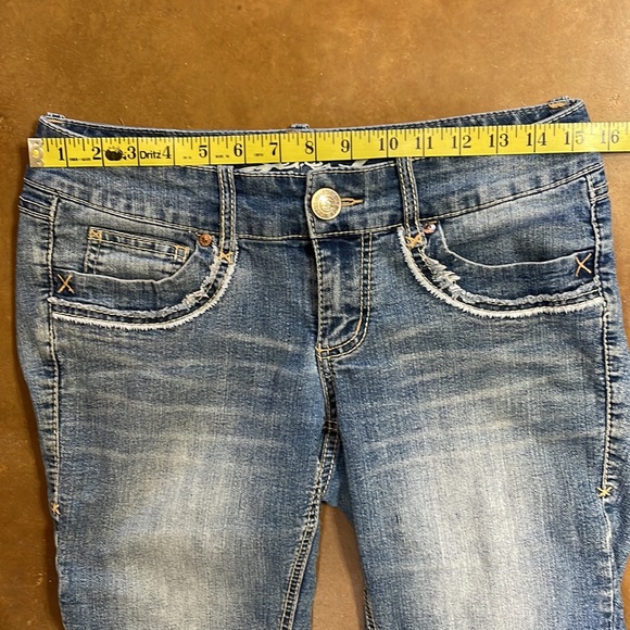 7 Seven for all Mankind Bermuda Jean Short - Picture 5 of 9